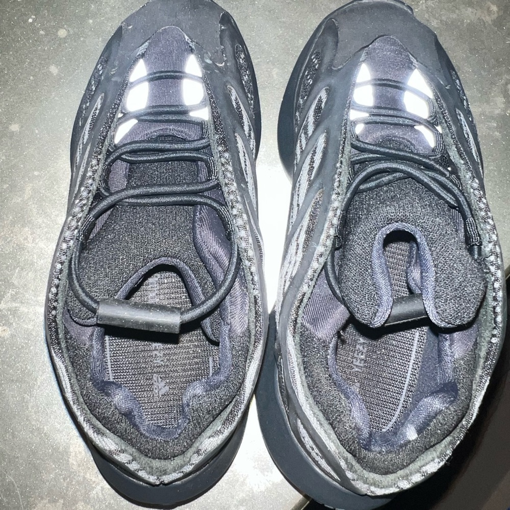 Kid yeezys